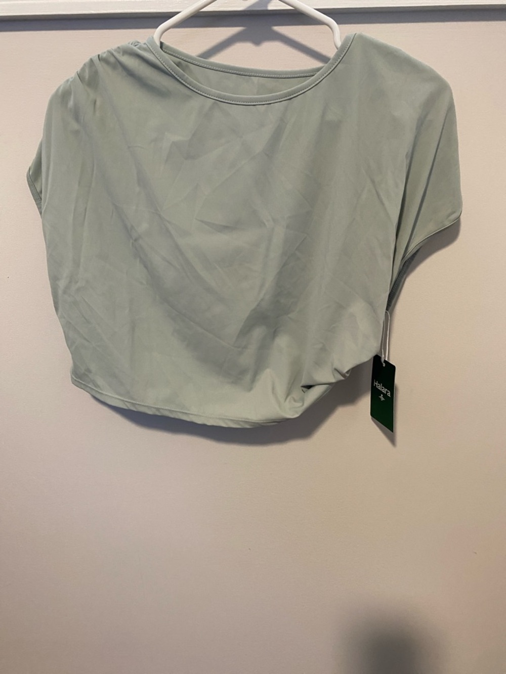 NWT Halara Sage Green Cropped Athletic Top